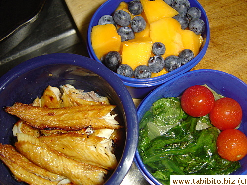 Grilled hokke, sauteed lettuce, cherry tomatoes, blueberries and papaya