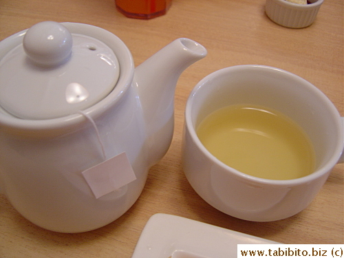 There're a lot of different kinds of tea bags to make personal tea pot, here I fixed myself Jasmine tea