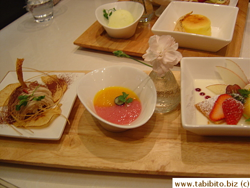 KL's set includes coffee or tea 1150Yen/US11.7