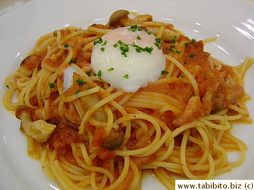 Serlina and I chose bacon and mushrooms spaghetti with an onsen egg