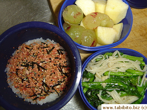 Furikake over rice, stirfried Spring veggie and enoki, apple and grapes