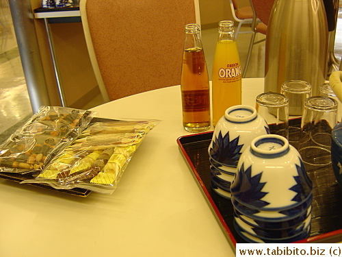 Snacks and drinks were being served while we waited for the cremation to complete