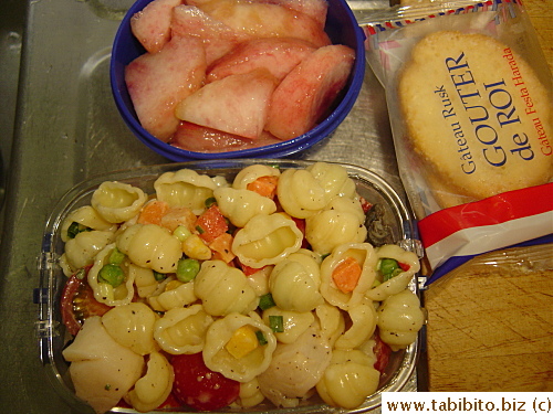 Pasta salad, peaches, snack