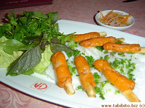 Sugar cane prawns 58000VND/US$3 (so-so)