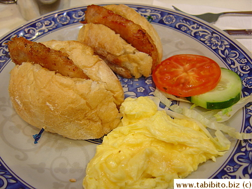 One morning I had Pork chop bun and scrambled egg with coffee set HK$25/US$3