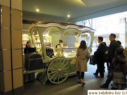 Famous Laduree macarons from Paris now available in Roppongi Hills
