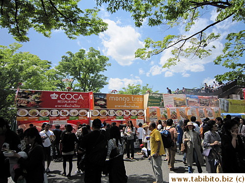 Most food vendors were from restaurants. I see that Coca restaurant had few customers cuz their food sucks!