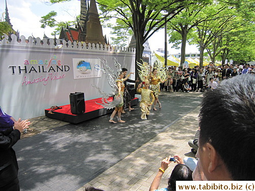 Thai dancers