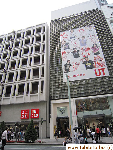Not many years ago, Ginza was not known for cheap stores like Uniqlo (building on left)