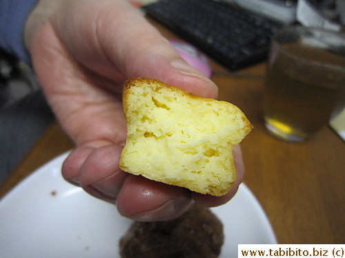 KL says the cheesecakes are a tad dry but otherwise quite nice