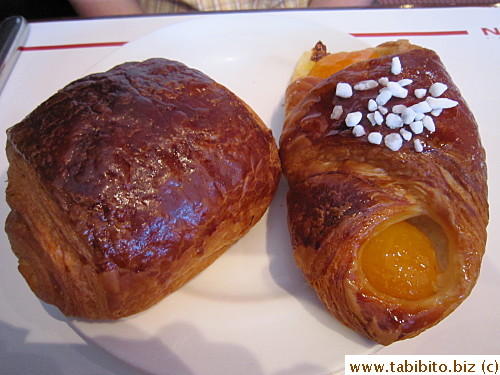 KL had chocolate croissant thingie (don't remember its name) and apricot thing