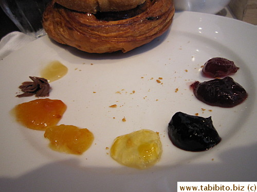Diners are asked to put the confiture on their plate, not directly on the bread. I tried all of them: strawberry, raspberry, grape, peach, orange, apricot, chocolate and hazelnut, honey
