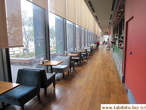 Hallway seating for a restaurant looks like a good place to have a meal