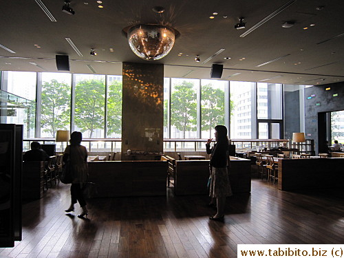 The foyer of 7/F (restaurant floor)