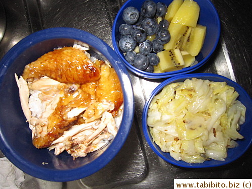 Grilled chicken wings, sauteed cabbage, kiwi and blueberries