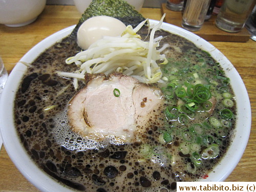 Look at my black ramen!