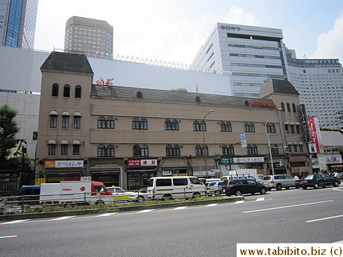 Keihin Hotel building reminds me of Tokyo Station