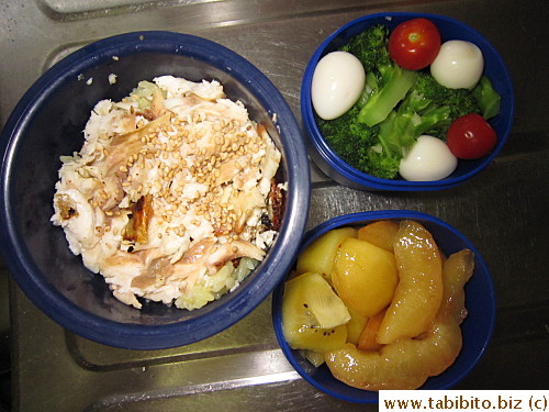 Grilled trout, garlic broccoli, hard-boiled quail eggs, cherry tomatoes, kiwi and plum