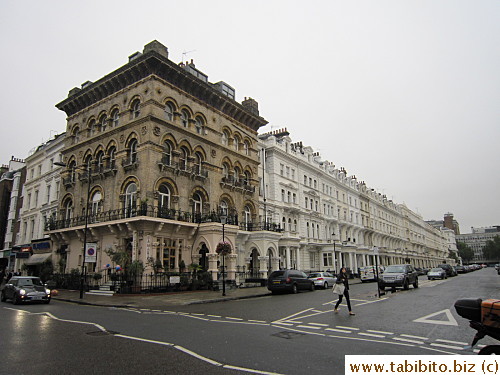 Walking from the hotel to Hyde Park, we saw many beautiful architecture including this one