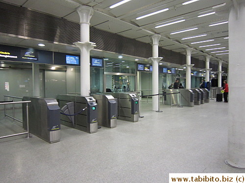 Ticket gates for Eurostar
