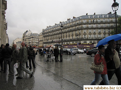 Exactly like London on our arrival, it was drizzling 