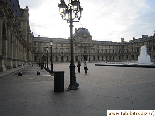 The museums are arranged in a wrap-around fashion with the famous glass triangles in the center