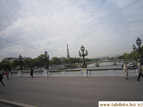 Eiffel Tower is back on the picture!