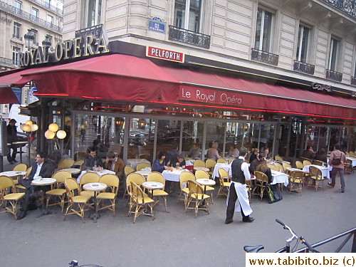 Paris is a cafe city