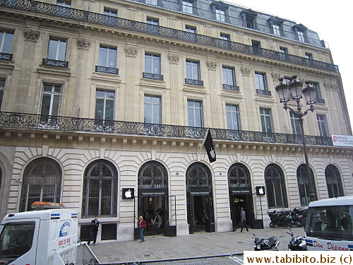 Apple store near Galeries Lafayette