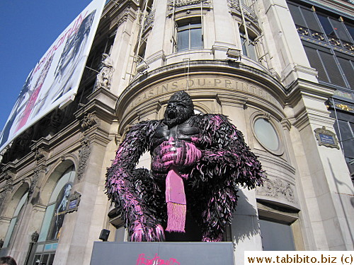 Huge gorilla in front of Printemps