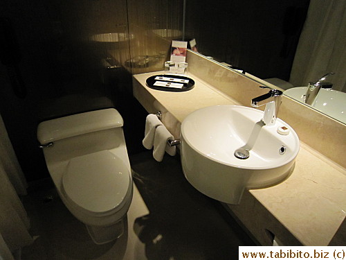 Bathroom sink