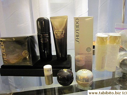 Got Shiseido skin care products (special sale and paying in cash make it a lot cheaper than buying in Tokyo)