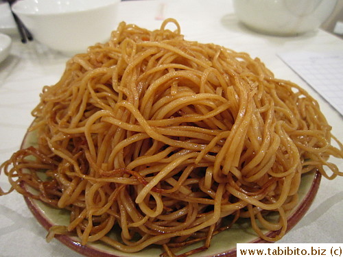 Stirfried noodles is not what we expected, this one tasted like  Japan's okonomiyaki, we didn't like it