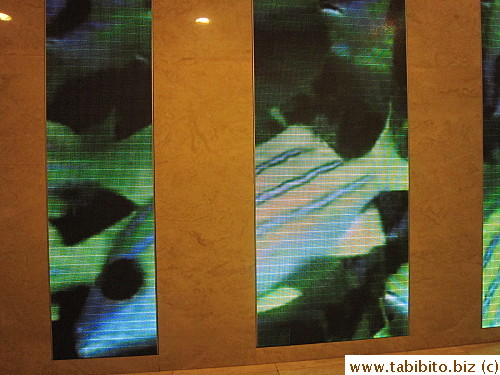 that synchronizes with the background music