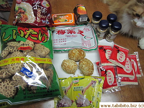 Food from supermarkets and wet markets