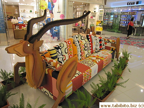 Interesting couch near Xia Fei