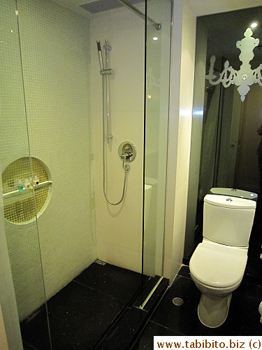 Shower/bathroom