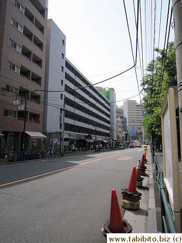 Partenope is a short distance from the JR Ebisu Station
