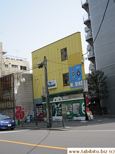 I overlooked the extraordinariness of this building till KL pointed it out to me