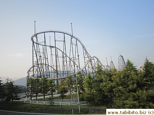 Passing Fujikyu Highland after leaving Kawaguchiko