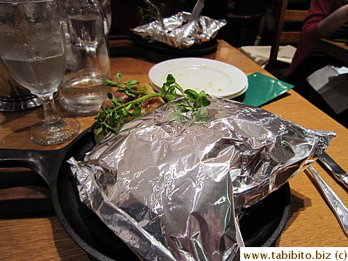 Foil-wrapped Hamburg patty 1260Yen/US$15