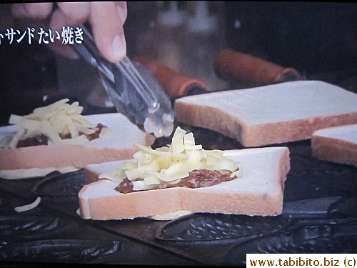 They also fill the pancake batter with thick bread and beef!