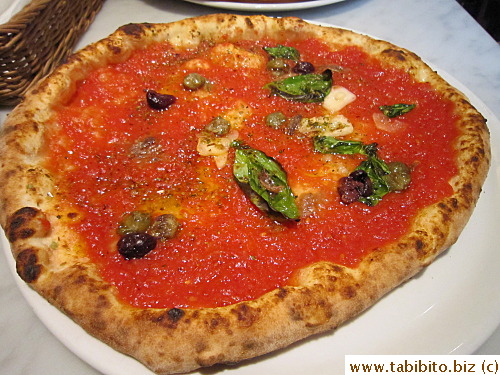 Siciliana (anchovies, olives, capers, oregano, basil, garlic oil)