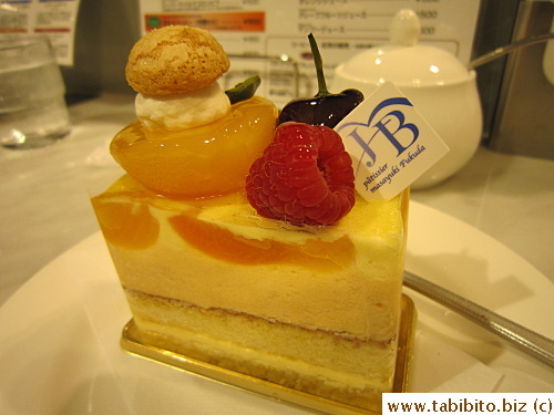 We later had afternoon cakes at Patissieria in Takashimaya department store