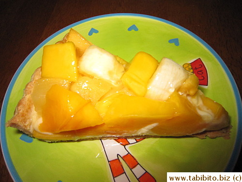 Tropical fruit tart 561 Yen/US$7.2