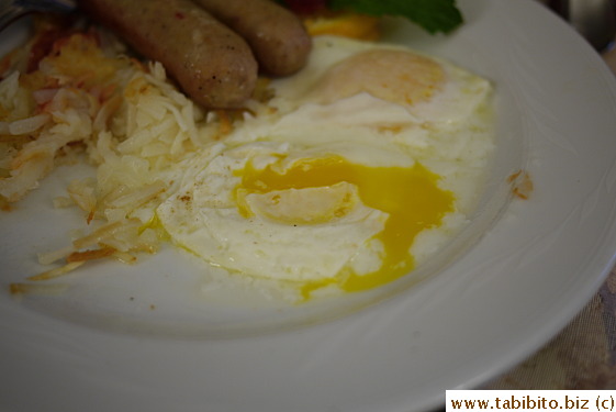 Eggs in USA usually have yellow yolks