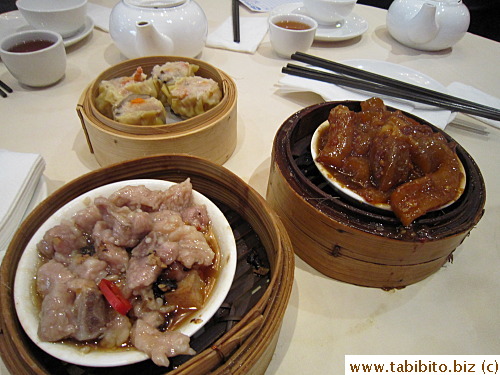 Steamed pork ribs, pork dumplings, beef tendons