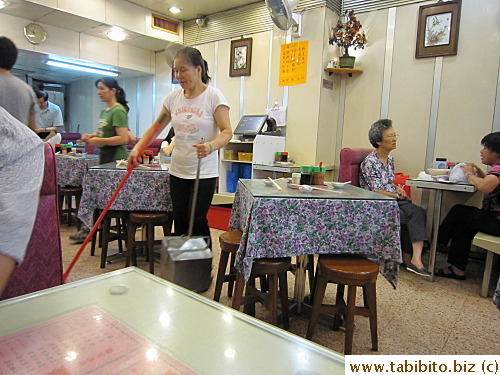 Typical Hong Kong diner setting