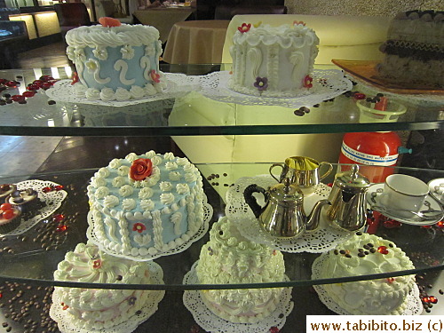 Whole cakes