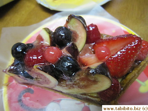 Star-shaped Fig and Chocolate tart 1050Yen/US$13.5